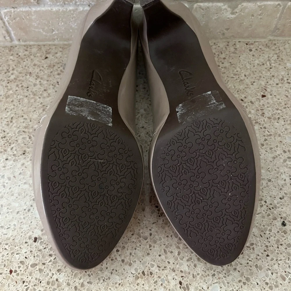 Excellent condition Clark’s Collection Soft Cushion peep toe pumps. - Picture 5 of 7